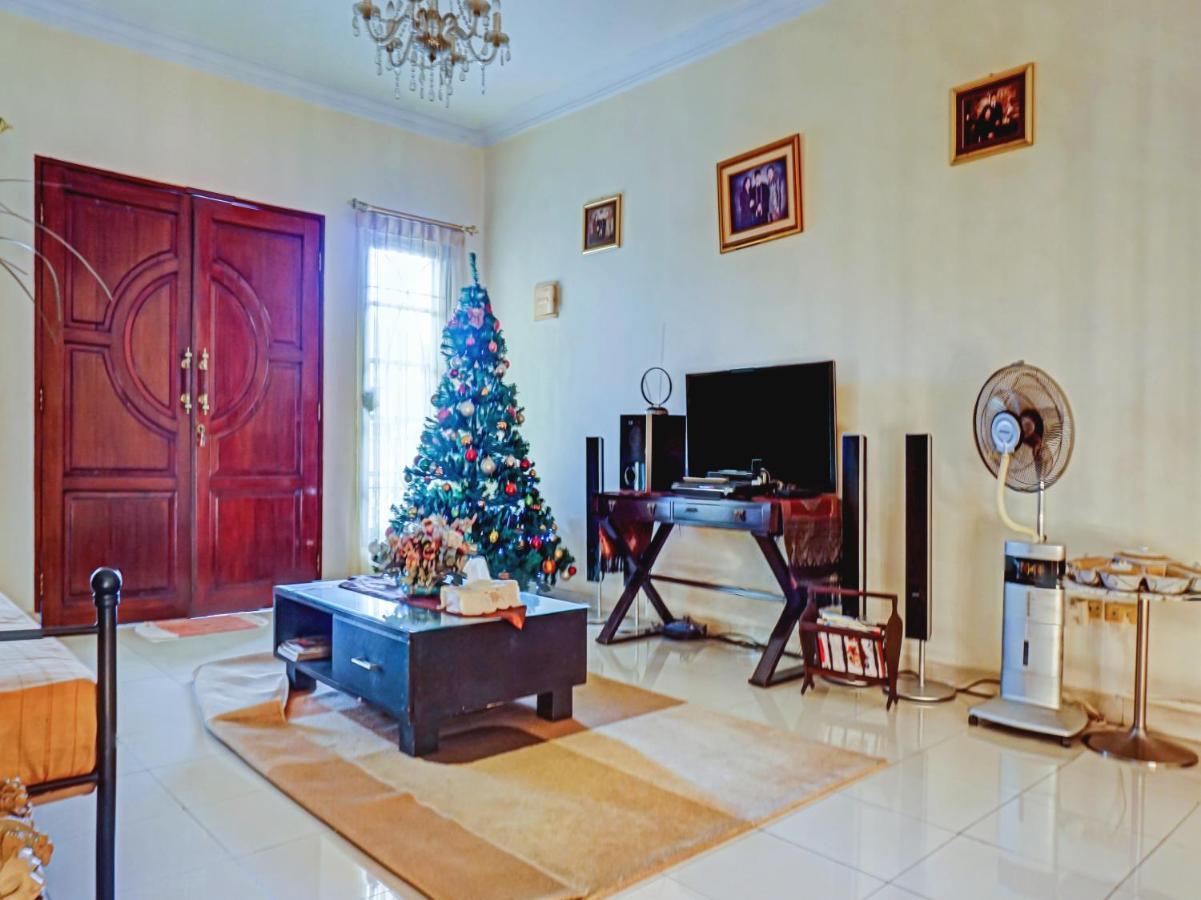 Spot On 90295 Simprug Residence Jakarta Exterior foto
